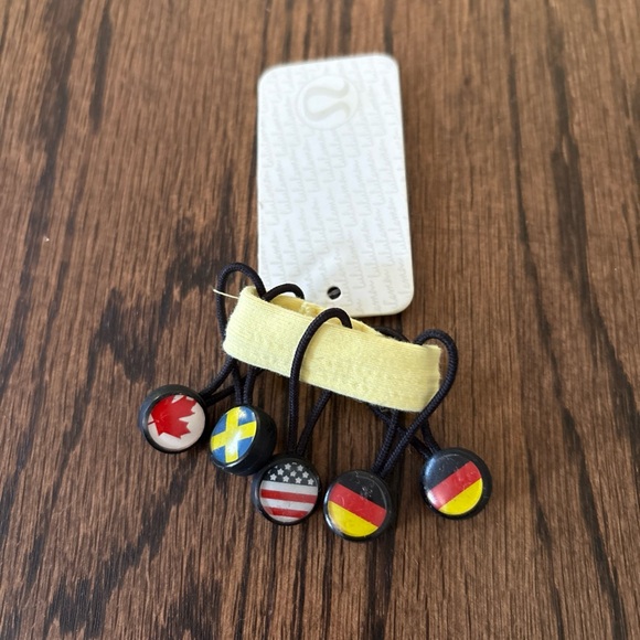 Lululemon Head Band & Pack of Hair Ties/Zipper FLAG Pulls (5) with Red Logo - Picture 3 of 8